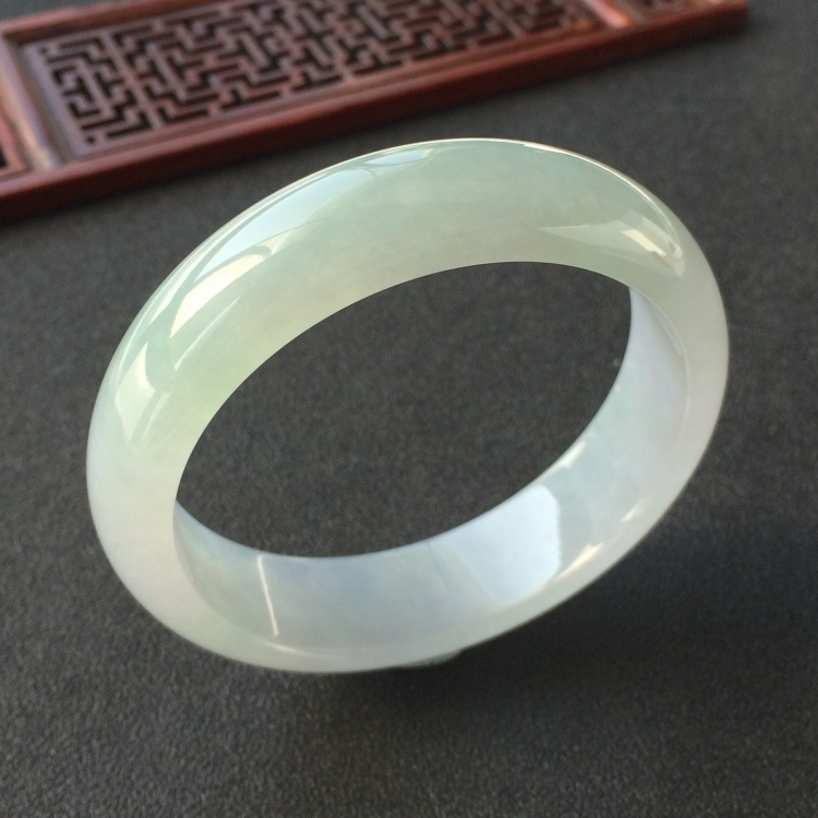 (超值推荐)糯冰种晴水手镯(58.4mm)