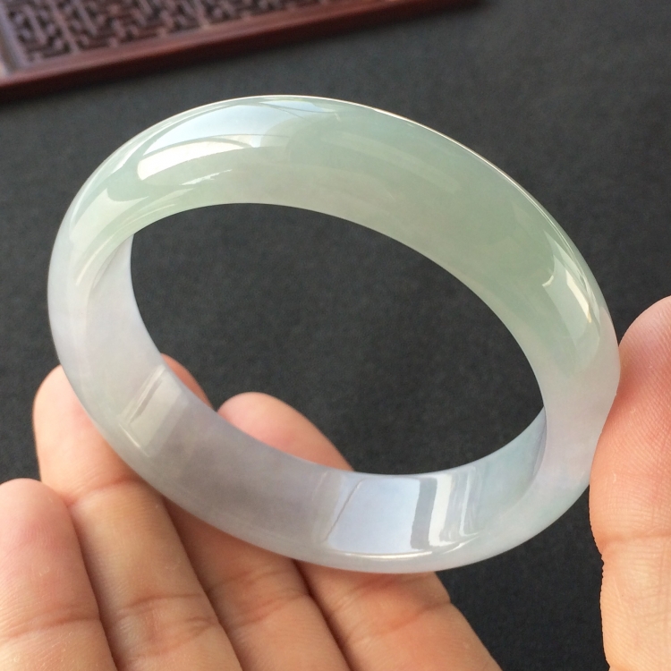 (超值推荐)糯冰种晴水手镯(58.4mm)