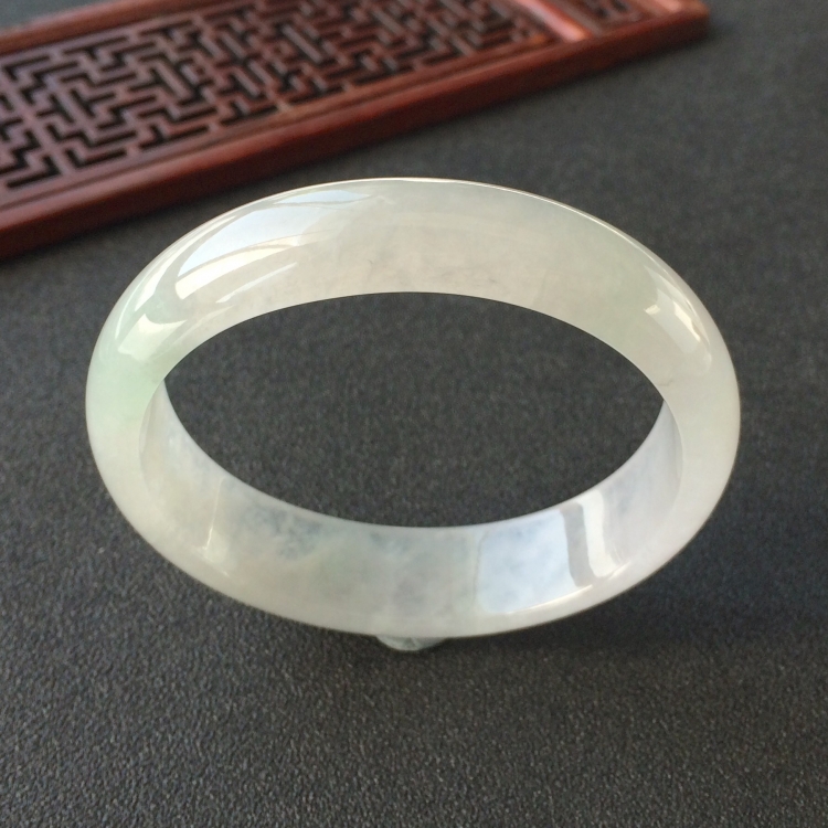 (超值推荐)冰种晴水贵妃镯(54.8mm-48.3mm)