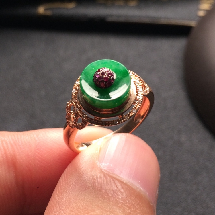 （超值推荐）糯冰种翠色镶玫瑰金钻石平安扣戒指