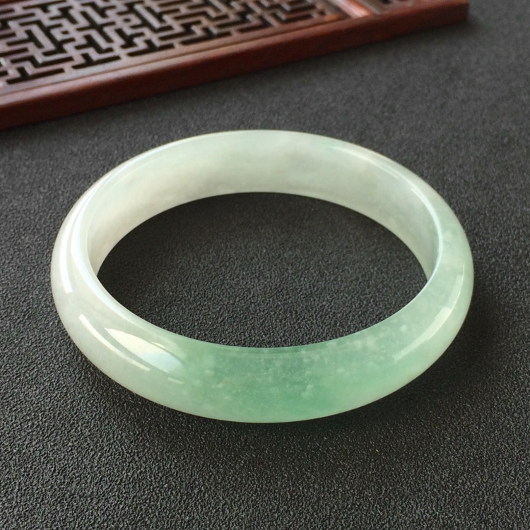 (超值推荐)冰种飘花手镯(57.1mm)