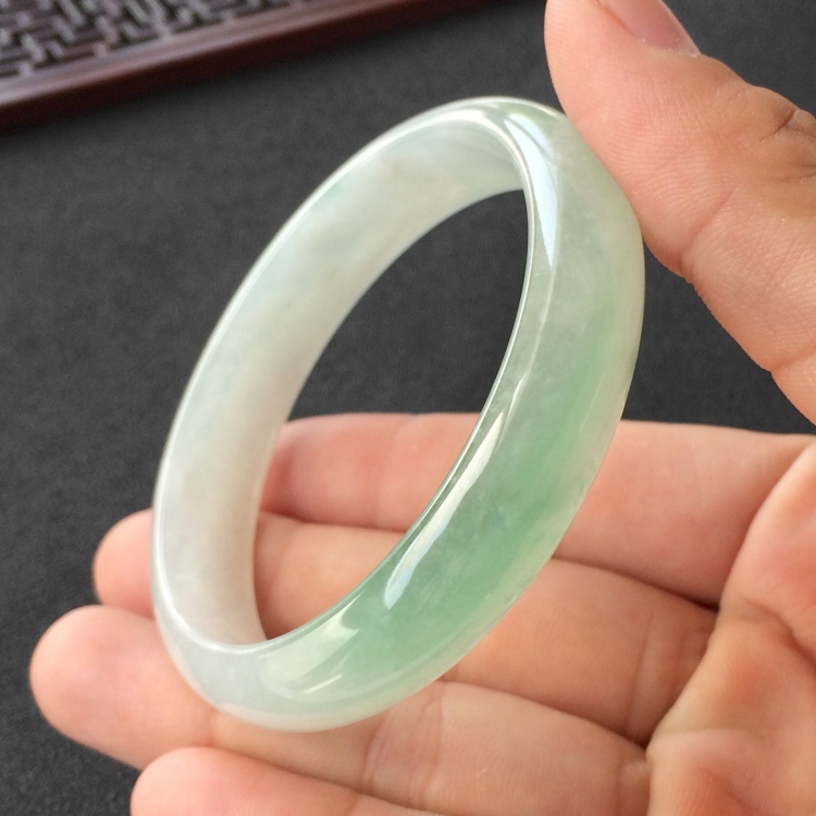(超值推荐)冰种飘花手镯(57.1mm)