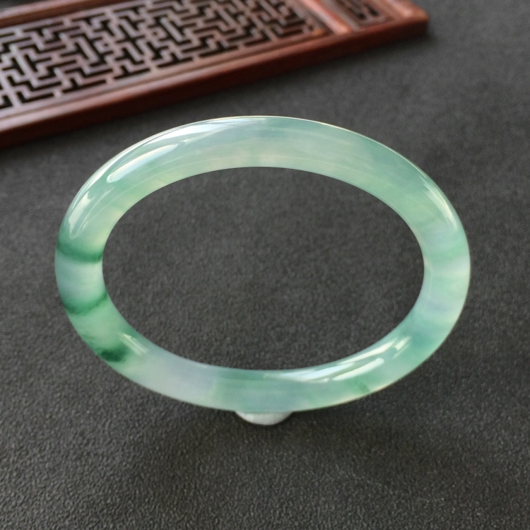 (超值推荐)冰种飘花贵妃镯(56mm-48.3mm)