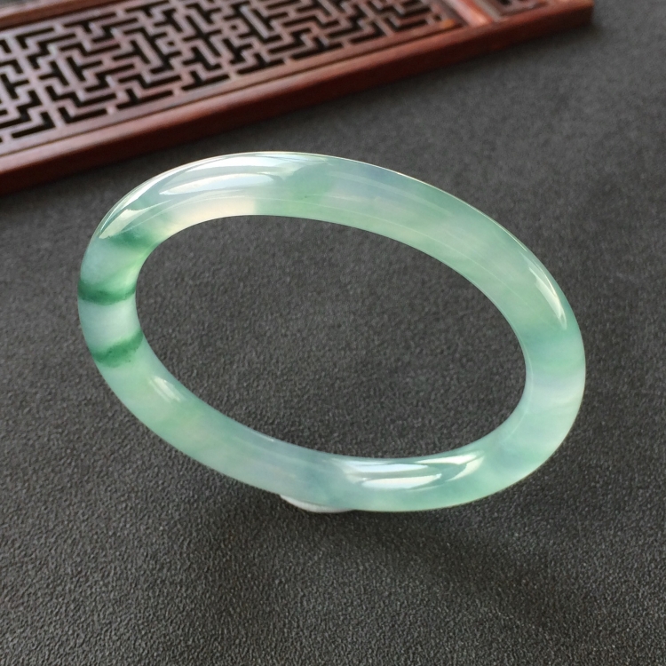 (超值推荐)冰种飘花贵妃镯(56mm-48.3mm)