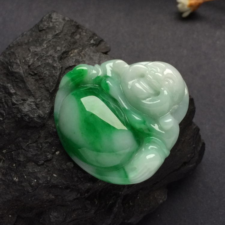 （超值推荐）糯冰种飘阳绿玉佛挂件