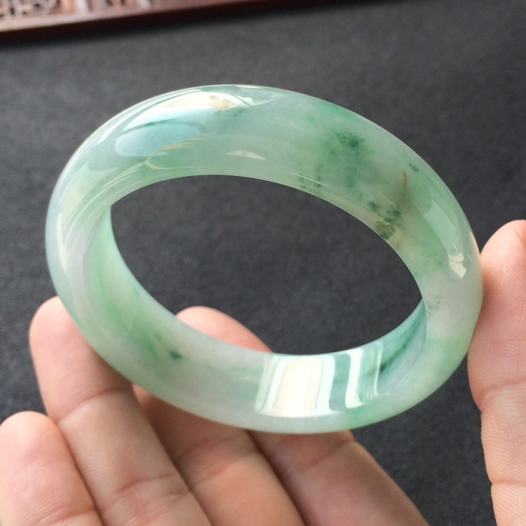 (超值推荐)糯冰种飘花手镯(57.3mm)
