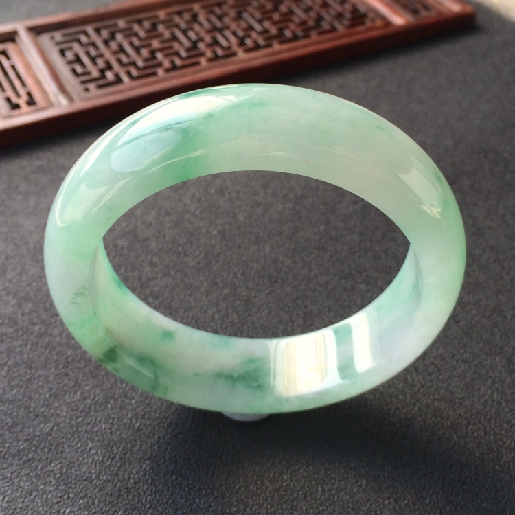 (超值推荐)糯冰种飘花手镯(57.3mm)