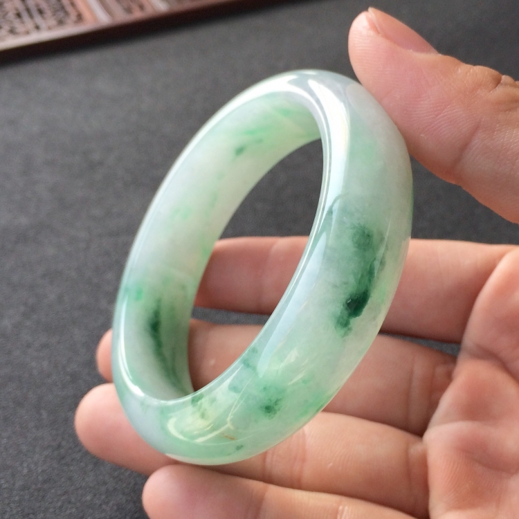 (超值推荐)糯冰种飘花手镯(57.3mm)