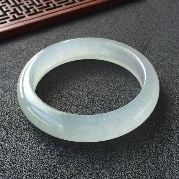 (超值推荐)冰种淡晴水手镯(56.7mm)