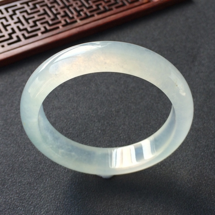 (超值推荐)冰种淡晴水手镯(56.7mm)