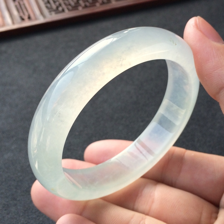 (超值推荐)冰种淡晴水手镯(56.7mm)