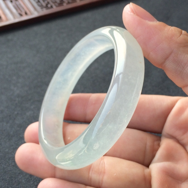 (超值推荐)冰种淡晴水手镯(56.7mm)