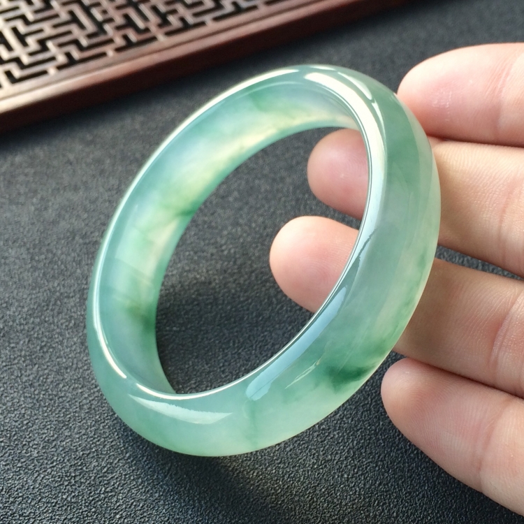 (超值推荐)冰种飘花手镯(55.6mm)