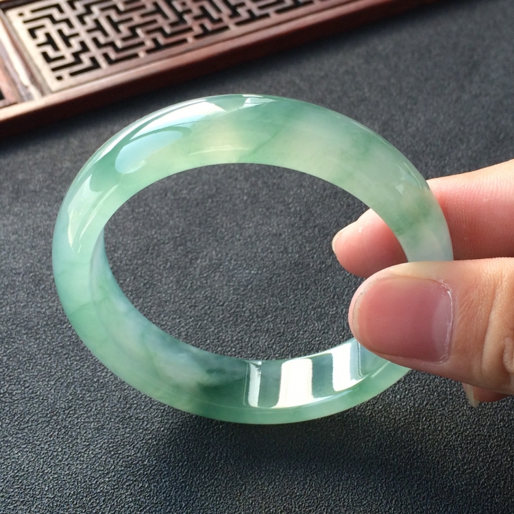 (超值推荐)冰种飘花手镯(55.6mm)