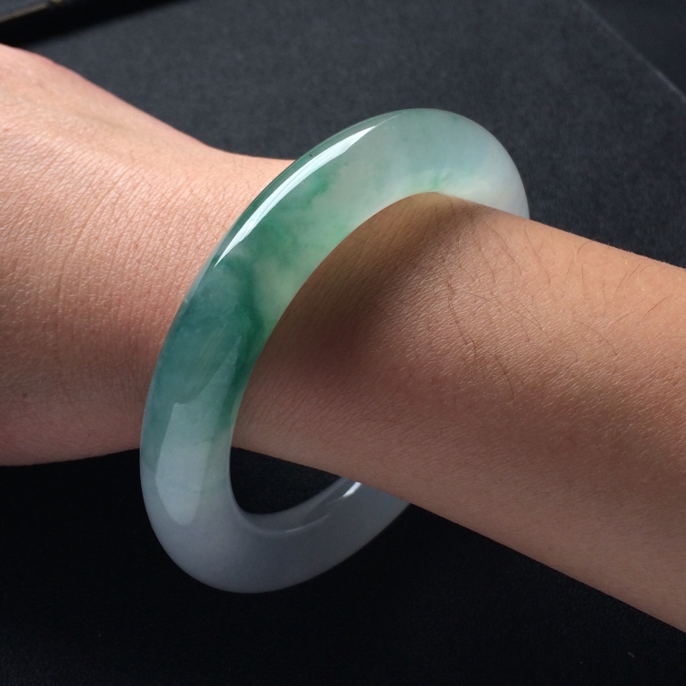 （超值推荐）冰种飘花圆条手镯（56mm）