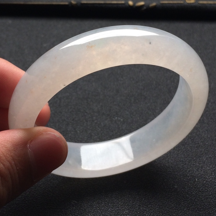 （超值推荐）糯冰种淡晴水手镯（54mm）