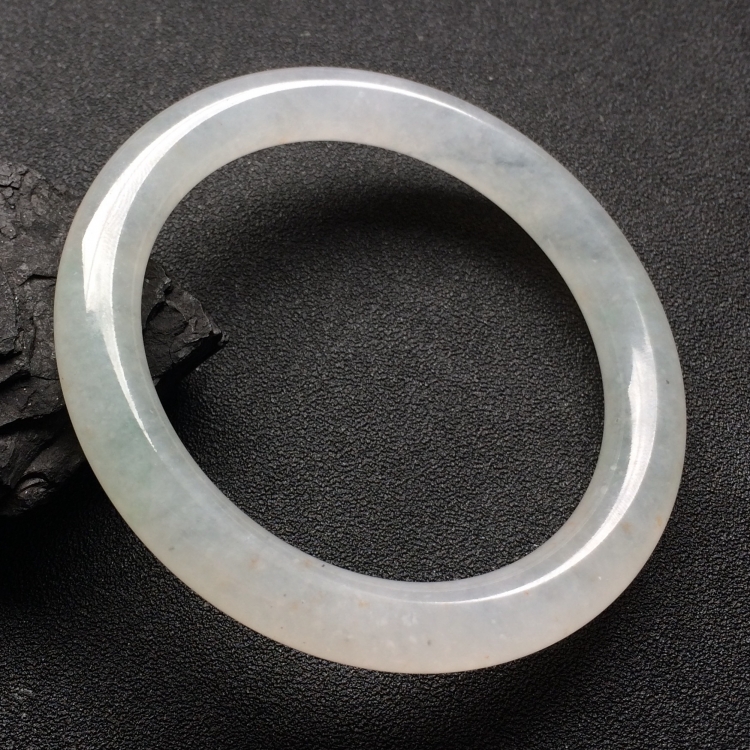 （超值推荐）冰种淡晴水圆条手镯（55.3mm）