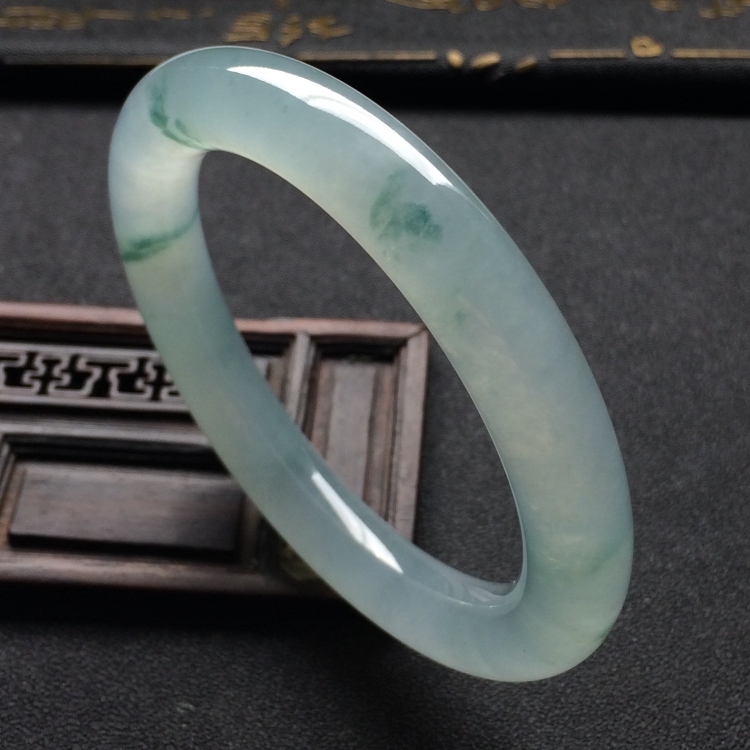 （超值推荐）冰种飘花圆条手镯（55.1mm）