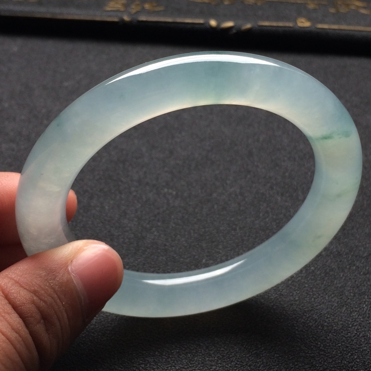 （超值推荐）冰种飘花圆条手镯（55.1mm）