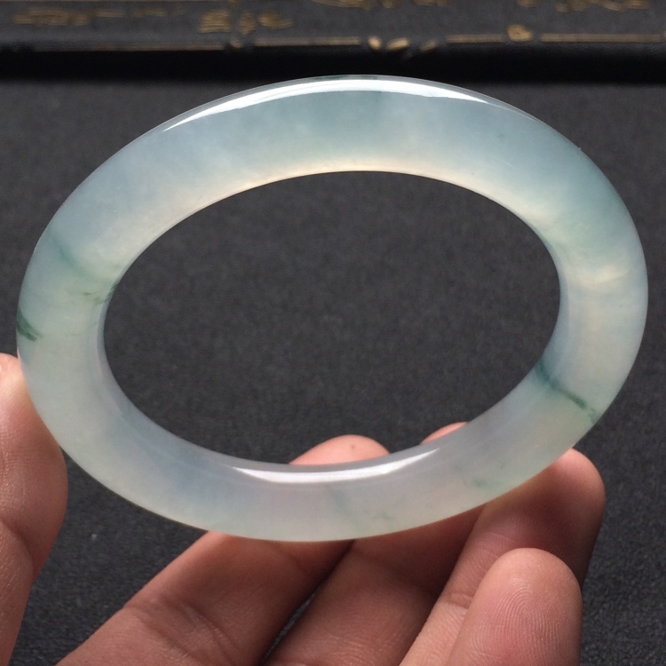 （超值推荐）冰种飘花圆条手镯（55.1mm）