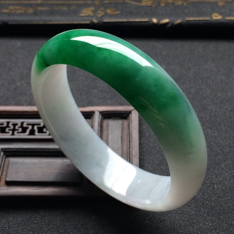 （超值推荐）糯冰种飘翠手镯（54.8mm）