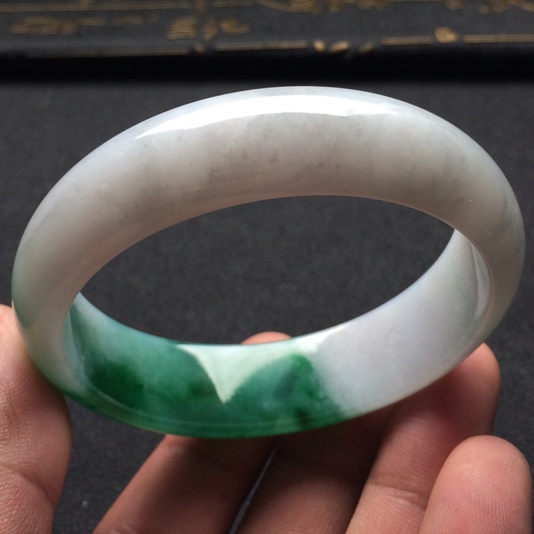 （超值推荐）糯冰种飘翠手镯（54.8mm）