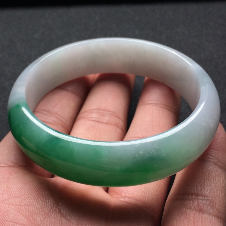 （超值推荐）糯冰种飘翠手镯（54.8mm）