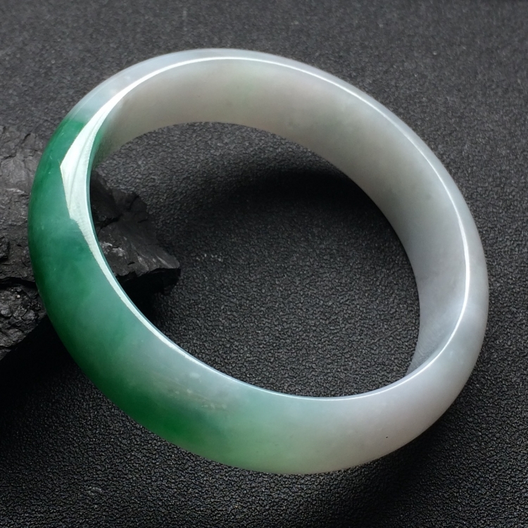 （超值推荐）糯冰种飘翠手镯（54.8mm）