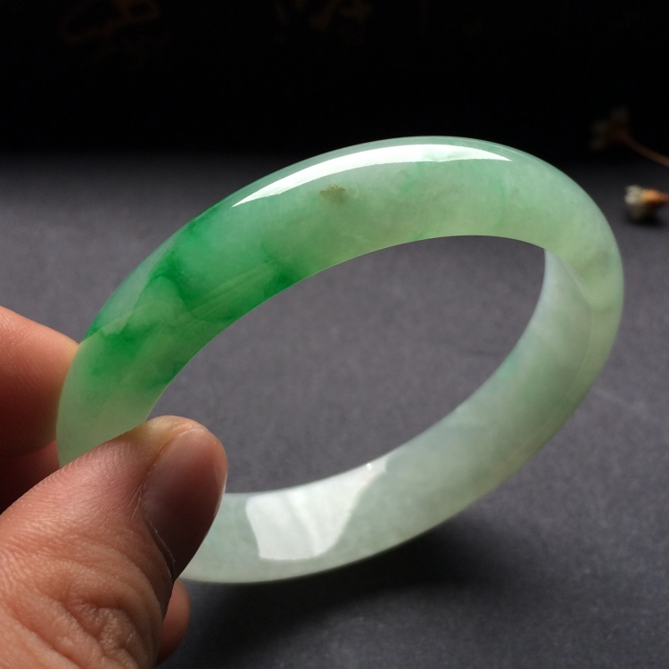 （超值推荐）糯冰种飘翠手镯（54.6mm）