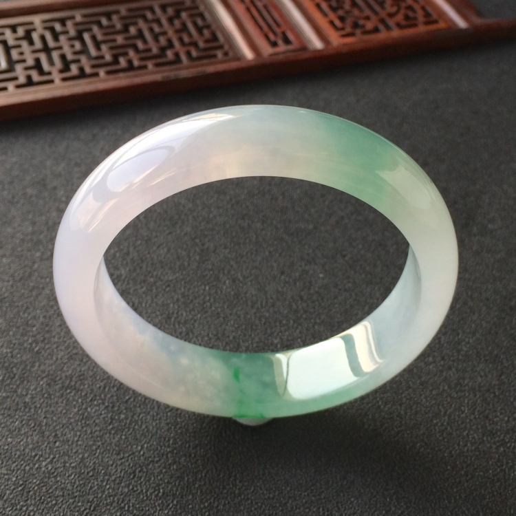(超值推荐)冰种晴水略飘翠手镯(57.6mm)