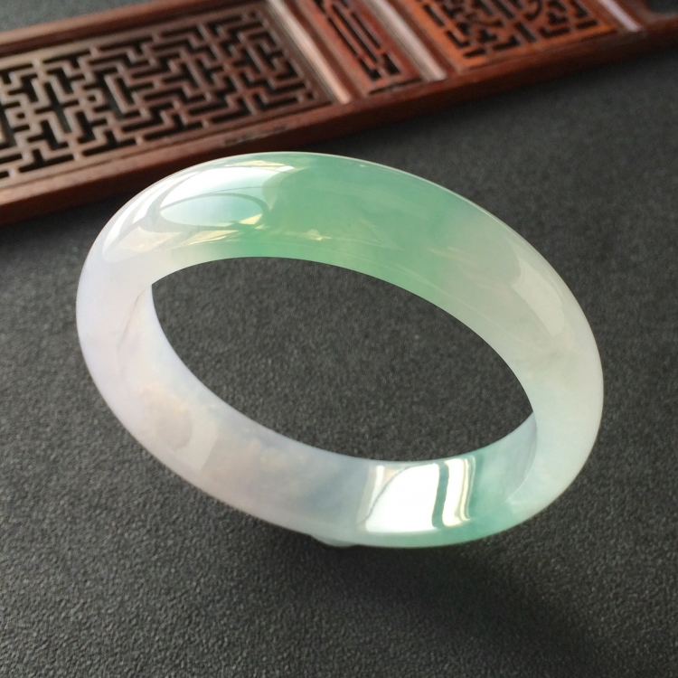 (超值推荐)冰种晴水略飘翠手镯(57.6mm)