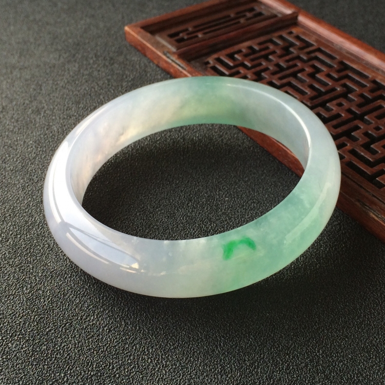 (超值推荐)冰种晴水略飘翠手镯(57.6mm)