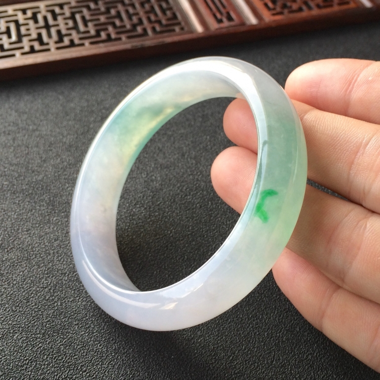 (超值推荐)冰种晴水略飘翠手镯(57.6mm)