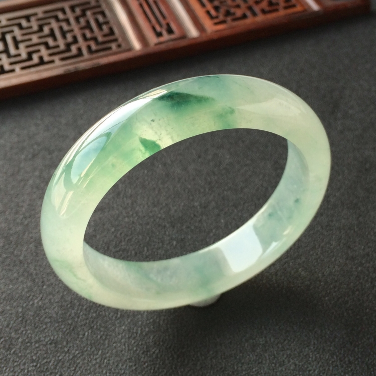 (超值推荐)冰种飘花手镯(56.4mm)