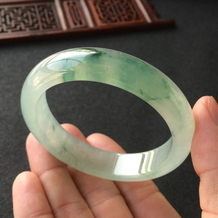 (超值推荐)冰种飘花手镯(56.4mm)