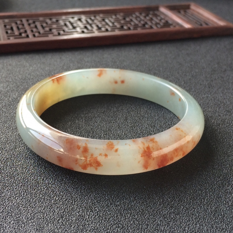 (超值推荐)糯冰种飘红花略带黄翡手镯(57.4mm)