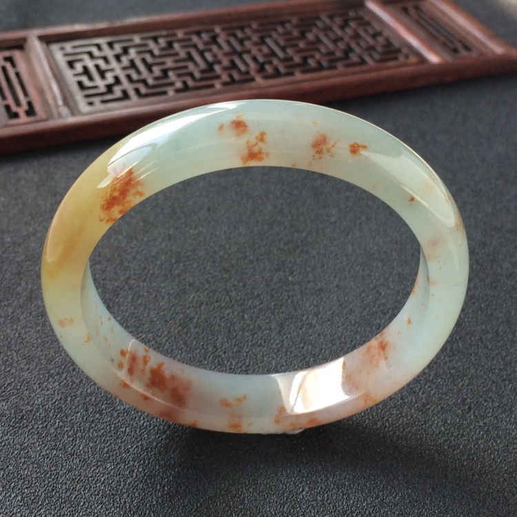 (超值推荐)糯冰种飘红花略带黄翡手镯(57.4mm)