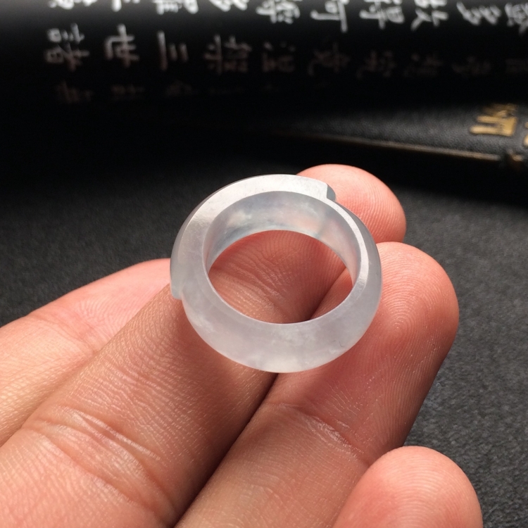 （超值推荐）冰种淡晴水马鞍指环
