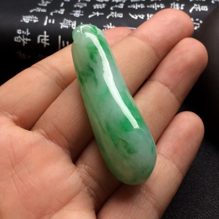 （超值推荐）糯冰种飘翠福瓜挂件