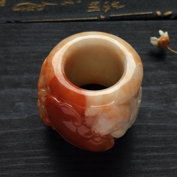 （超值推荐）糯冰种红黄翡貔貅如意扳指