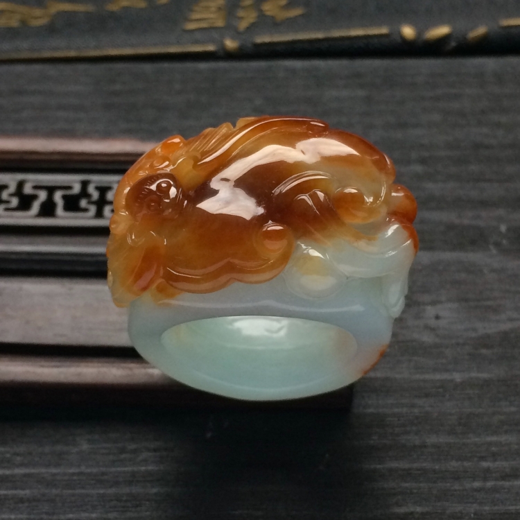 （超值推荐）糯冰种褐黄翡福寿如意扳指