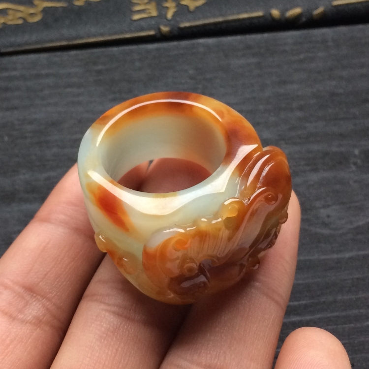 （超值推荐）糯冰种褐黄翡福寿如意扳指