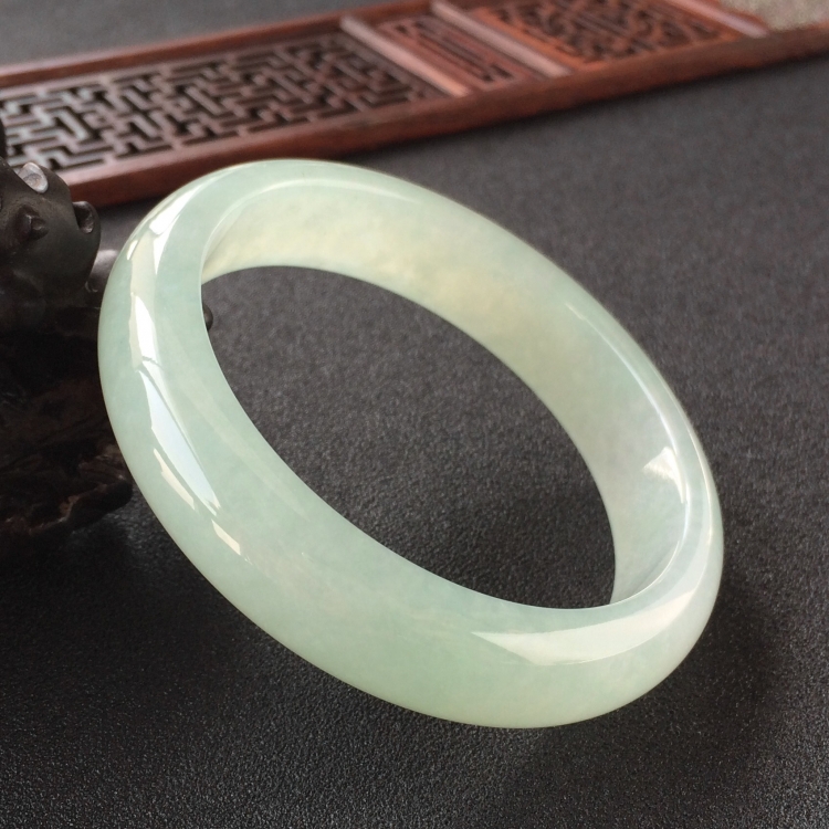 (超值推荐)糯冰种晴水手镯(58.3mm)