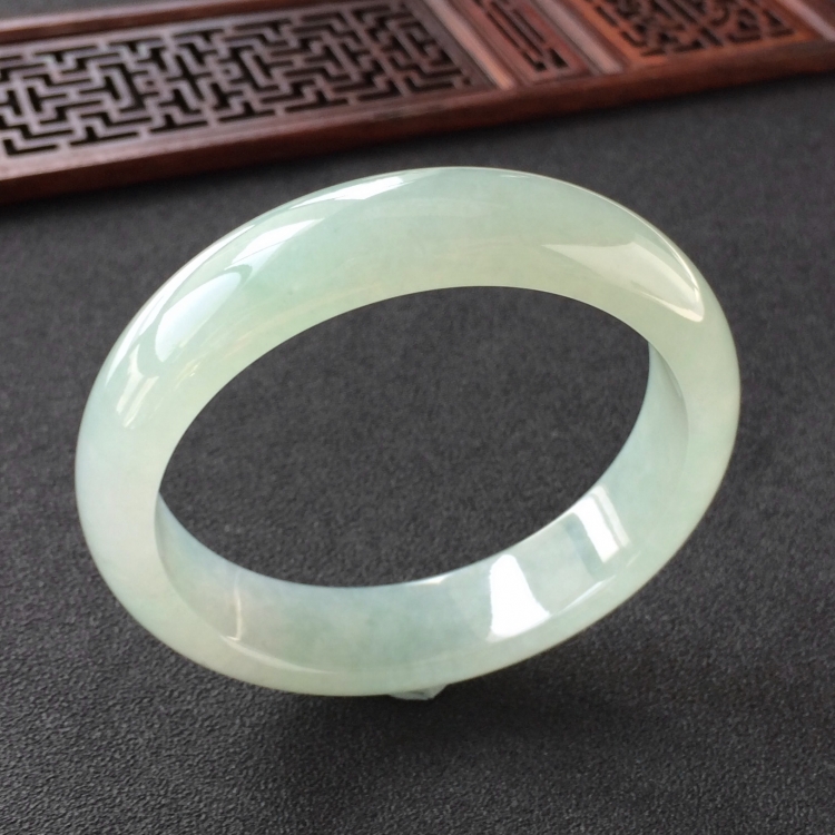 (超值推荐)糯冰种晴水手镯(58.3mm)