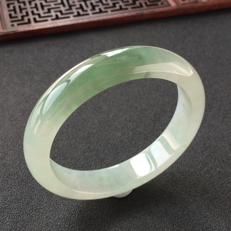 (超值推荐)糯冰种飘花手镯(57.3mm)