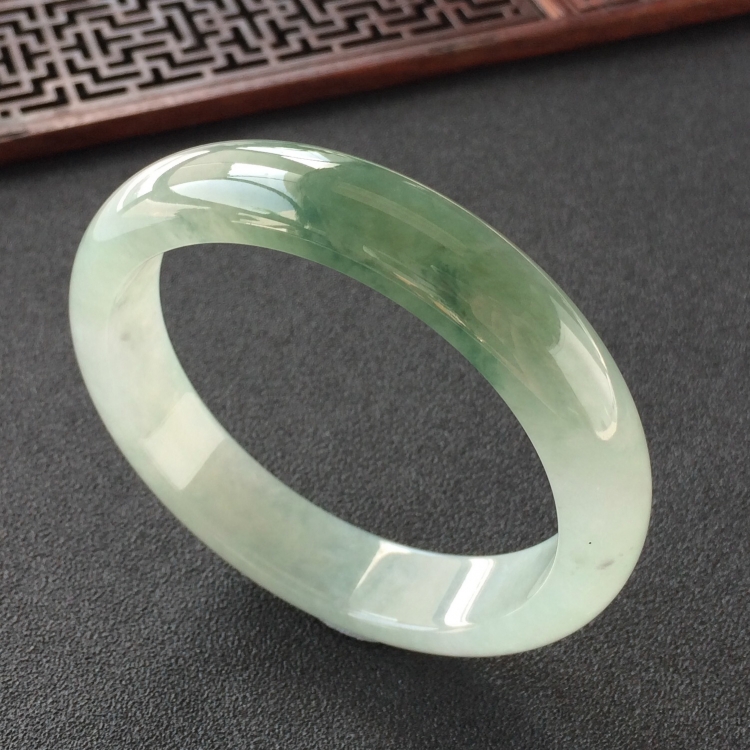 (超值推荐)糯冰种飘花手镯(57.3mm)