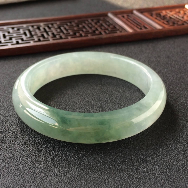 (超值推荐)糯冰种飘花手镯(57.3mm)