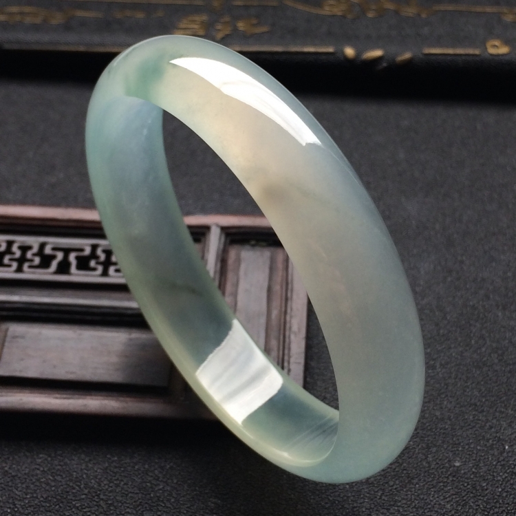 （超值推荐）冰种略飘花贵妃镯（57.5mm-51.8mm）