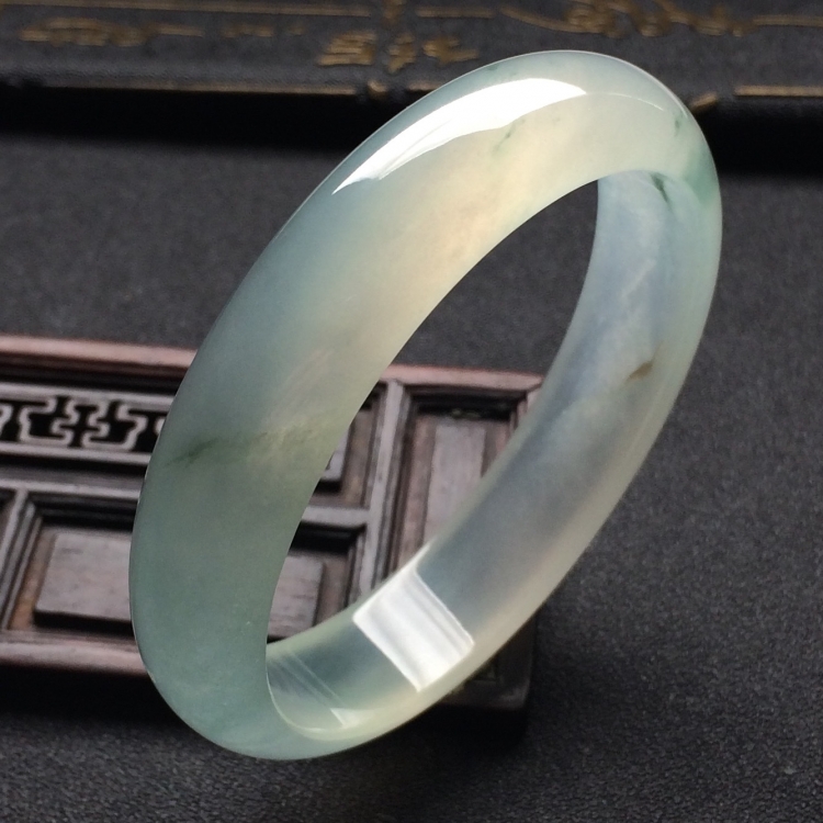 （超值推荐）冰种略飘花贵妃镯（57.5mm-51.8mm）