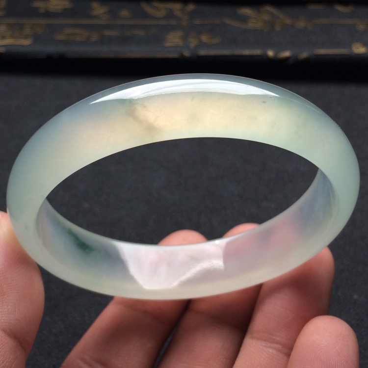 （超值推荐）冰种略飘花贵妃镯（57.5mm-51.8mm）